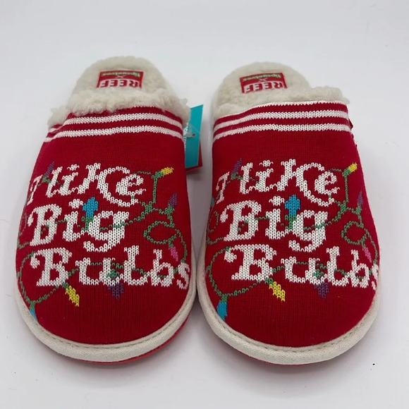 Reef x Tipsy Elves Christmas Slippers - Picture 2 of 10